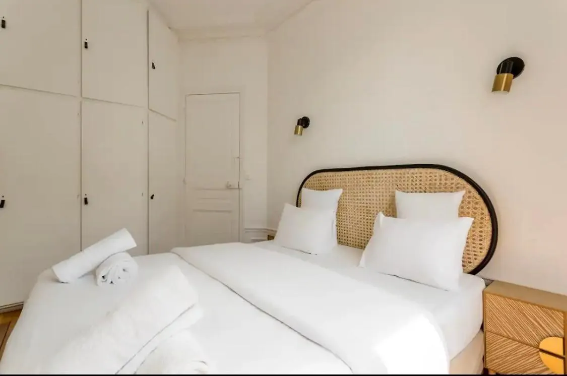 Luxury Suites Tour Eiffel Best View Parigi 0*,  Francia