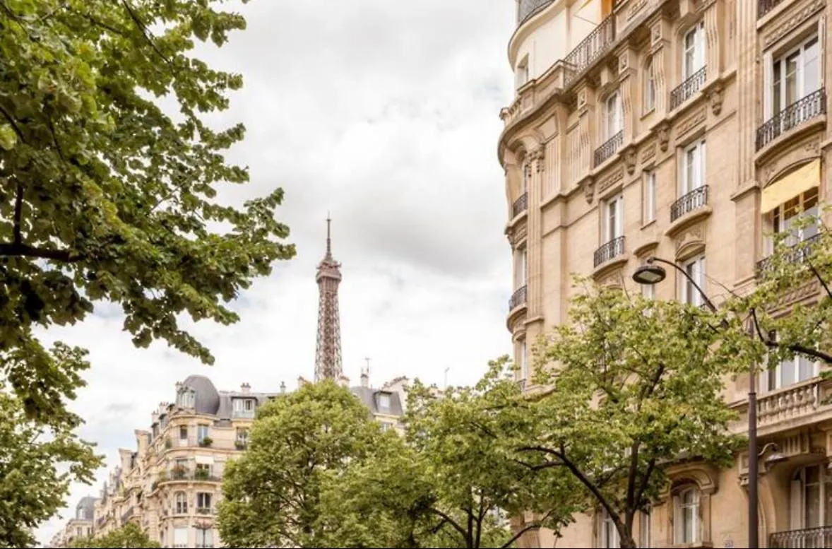 Luxury Suites Tour Eiffel Best View Parigi 0*,  Francia